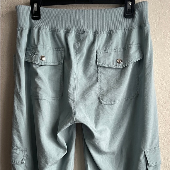 MoFiz Capris with Pockets Loose Fit Light Blue in Size L - Picture 9 of 15